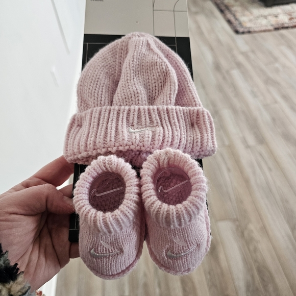 Nike Beanie & Bootie Set - Picture 2 of 4